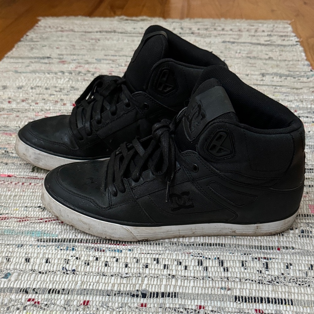 DC Men's Black and White High-Top Skate shoes